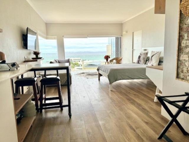 Small Bay Beach Suites Cidade Do Cabo Exterior foto