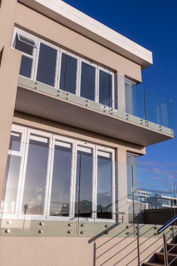 Small Bay Beach Suites Cidade Do Cabo Exterior foto